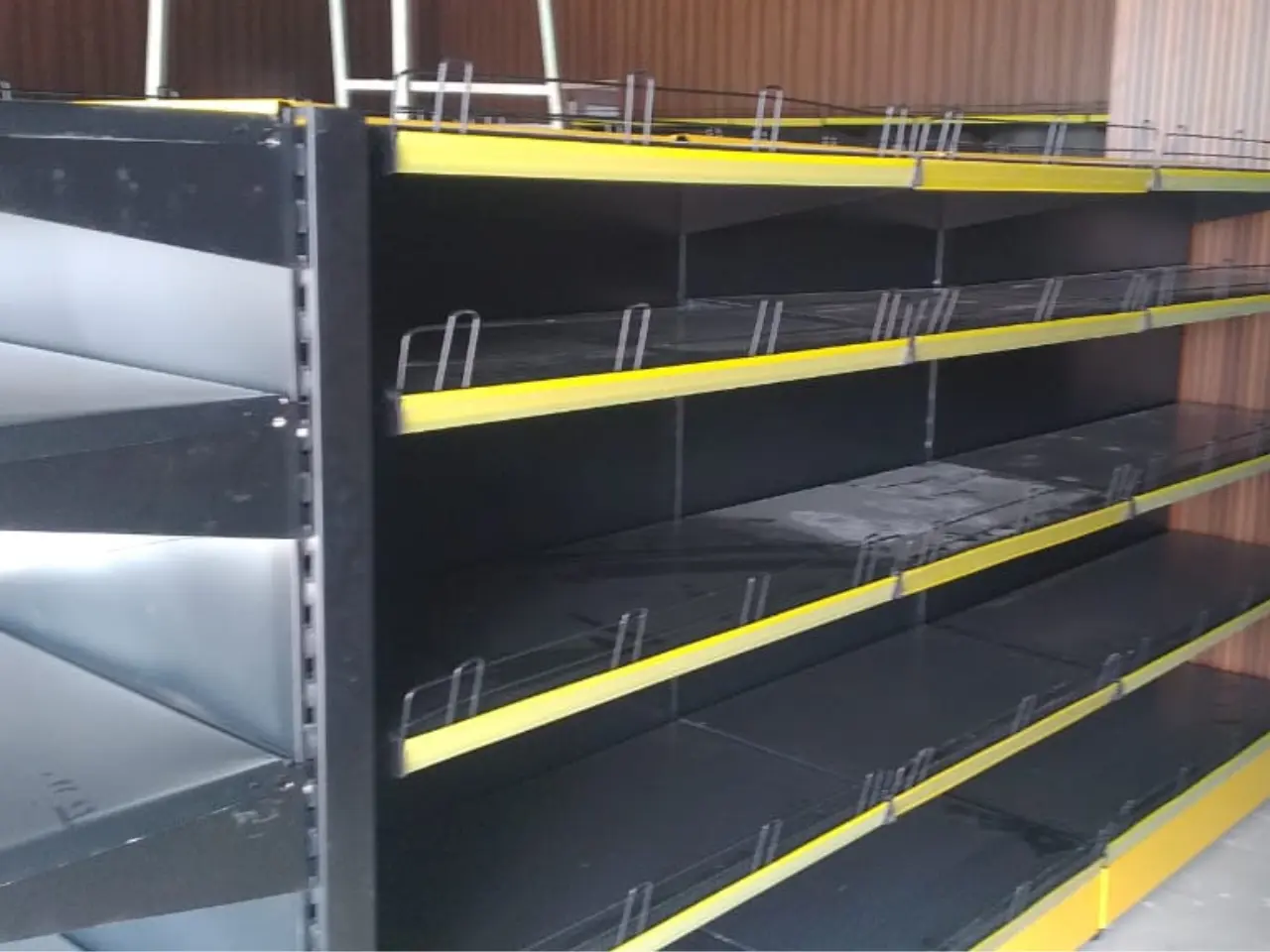 126483357_vegetable end display racks Punjab.webp